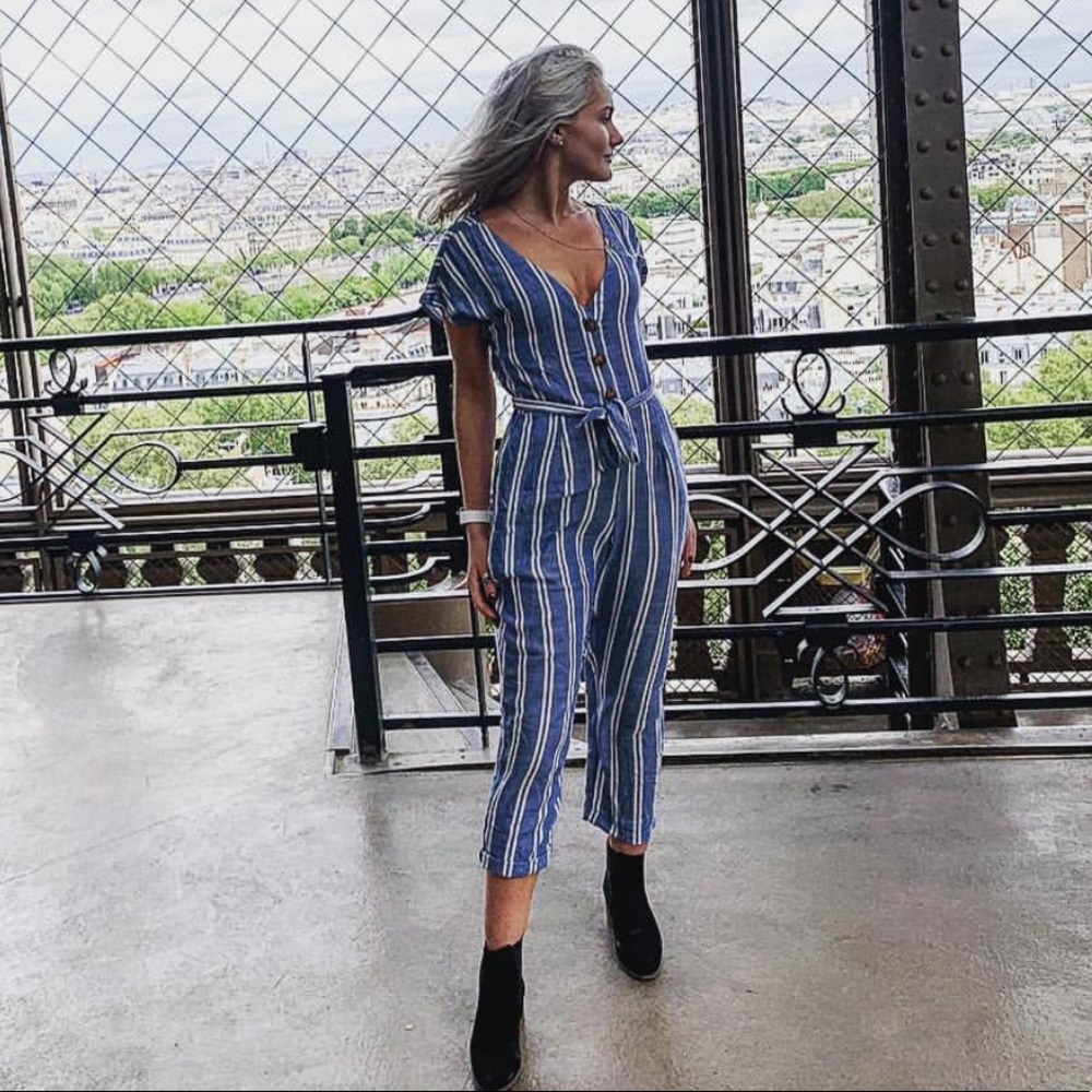 Blue and white stripped body suite💯